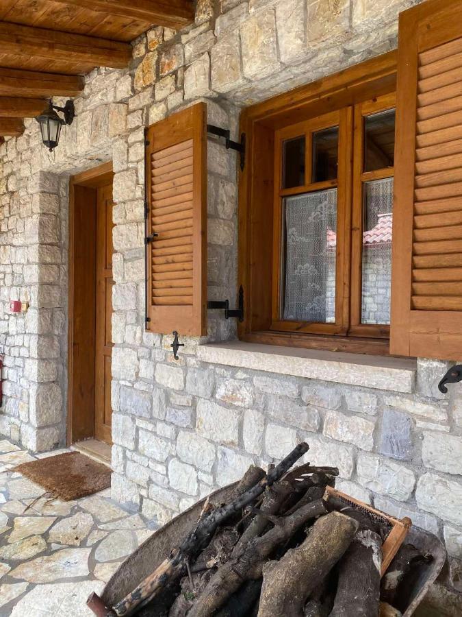Mezonetes Helmos Apartment Ano Lousoi Exterior photo