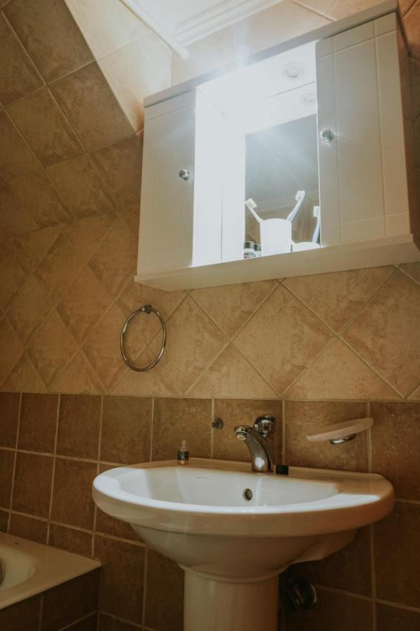 Mezonetes Helmos Apartment Ano Lousoi Exterior photo