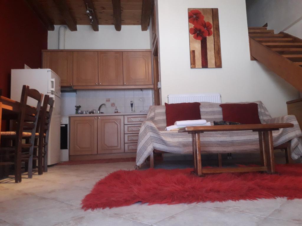 Mezonetes Helmos Apartment Ano Lousoi Exterior photo